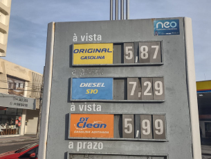 Notícia -  Gasolina comum já está abaixo dos R$ 6 em Criciúma (FOTOS)