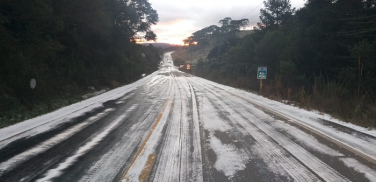 Notícia - Gelo sobre a pista em vários pontos requer atenção