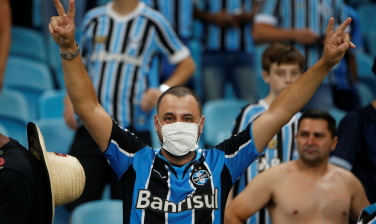 Notícia - Grêmio e Internacional voltam aos treinos no início da semana