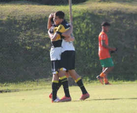 Notícia - Sub-15 e sub-17 vencem o Joinville no CT