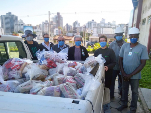 Notícia - Colaboradores do HSJosé recebem doação de cestas básicas