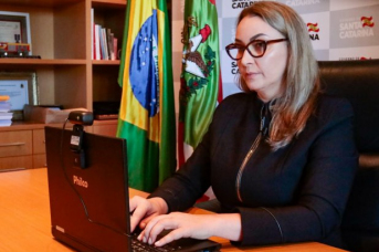 Notícia - Governadora abre evento sobre controle da febre aftosa em SC