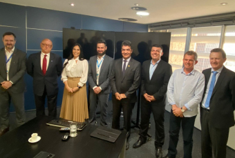 Notícia - Salvaro se reúne com representantes da Caixa em Brasília