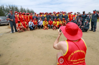 Notícia - Bombeiros ganham decretos de incremento nos valores de ressarcimento para serviços voluntários