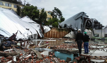 Notícia - Até o momento, temporal fez sete vítimas em Santa Catarina