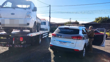 Notícia - PM recupera carros que foram roubados de empresa em Tubarão