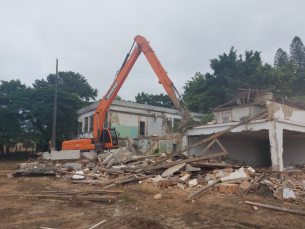 Notícia - Quebra de máquina adiou fim da demolição na Próspera