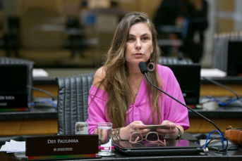 Notícia - Deputada Paulinha é suspensa pelo partido