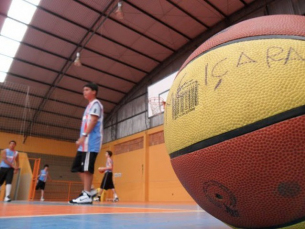 Notícia - Escolinha de Basquete inicia nesta quinta-feira em Içara