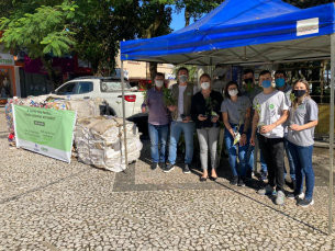 Notícia - Mudas de árvores são distribuídas no Centro de Içara