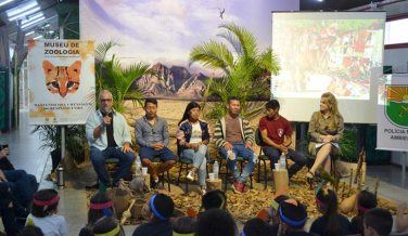 Notícia - Representantes de aldeia indígena deixam mensagem de amor e igualdade na Unesc