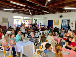 Notícia - Escolas fazem programação especial para comemorar Dia dos Avós