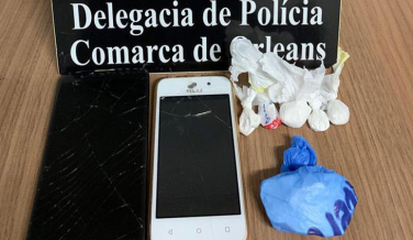 Notícia - Homem é preso em flagrante vendendo cocaína