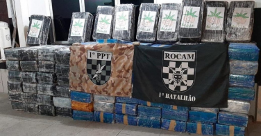 Notícia - Polícia Militar apreende carga de duas toneladas de maconha 