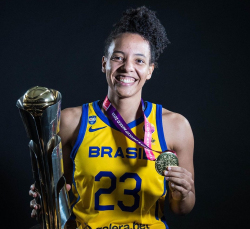 Notícia - Campeã da Copa América de basquete feminino, criciumense quer ser referência para novas atletas