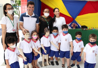 Notícia - Entrega de uniformes escolares já alcançou 33 unidades de ensino