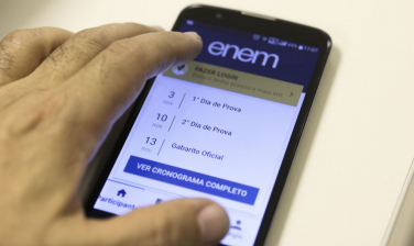 Notícia - Em meio à pandemia, estudantes inscrevem-se no Enem