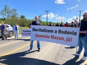 Notícia - Buscando melhorias na estrada, manifestantes paralisam Rodovia Genésio Mazon por dez minutos