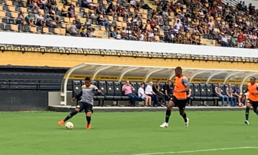 Notícia - Tigre treina no Heriberto Hülse com presença da torcida