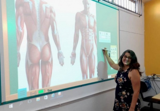 Notícia - Secretaria da Educação inicia capacitações para uso da lousa digital na sala de aula