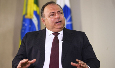 Notícia - Covid-19: Pazuello diz que estados receberão vacina simultaneamente