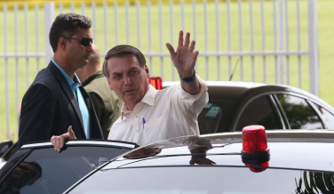 Notícia - Bolsonaro sanciona lei que pune incitação ao suicídio pela internet