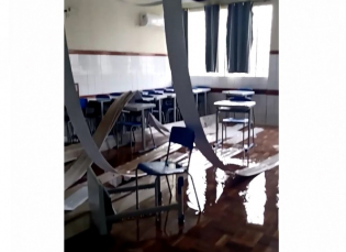 Notícia - Temporal causa estragos em escolas de Criciúma (VÍDEOS)