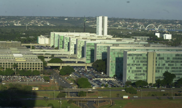 Notícia - Mais do que recriar o Ministério da Indústria, país precisa planejar o setor a longo prazo, defende CNI