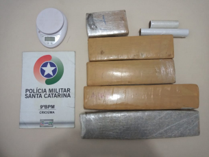 Notícia - PM apreende mais de 5 kg de maconha no bairro Paraíso