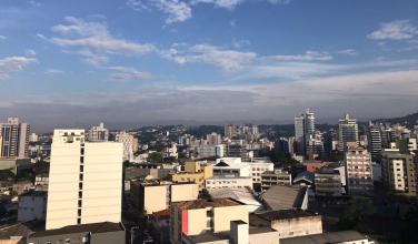 Notícia - Antes da chuva, temperatura chegará a 30° nesta terça-feira