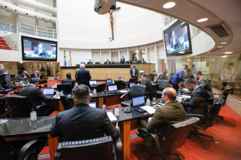 Notícia - Deputados denunciam interferência na Polícia Civil e suposta corrupção no IMA