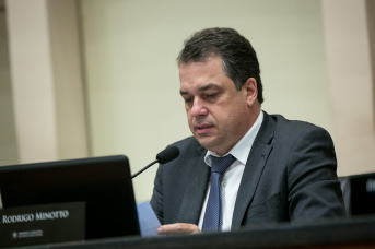 Notícia - Minotto solicita informações sobre abertura de novos leitos de UTI Pediátrica e Neonatal na região