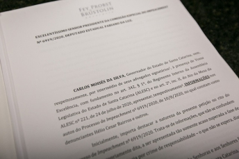 Notícia - Moacir Pereira: A defesa do governador no segundo pedido de impeachment