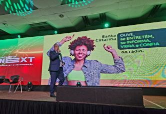 Notícia - Pesquisa da Acaert aponta que mais catarinenses estão escutando rádio 