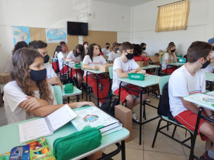 Notícia - Em Içara, 7 mil alunos de volta às salas de aula