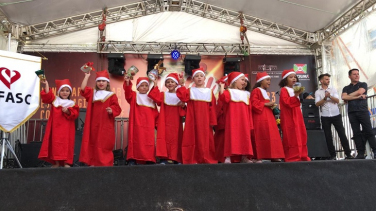 Notícia - Programação cultural de Natal movimenta Praça Nereu Ramos