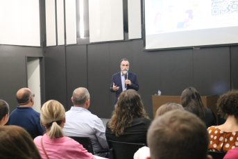 Notícia - Relação entre saúde mental e produtividade é evidenciada em palestra na Acic