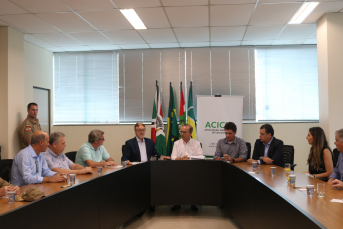 Notícia - Acic entrega demandas da classe empresarial ao governador Jorginho Mello