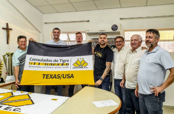 Notícia - Consulado do Texas recebe certificado do Tigre