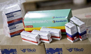 Notícia - Estados receberão 864 mil unidades de medicamentos de intubação