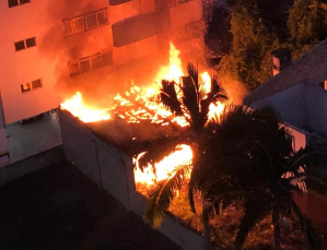 Notícia - Incêndio em casa abandonada no Centro