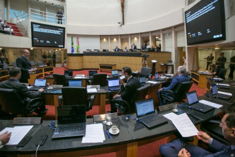 Notícia - Última semana antes do recesso marca votação de projetos importantes