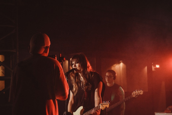 Notícia - Banda Fê Smania lança EP no cinema do Criciúma Shopping