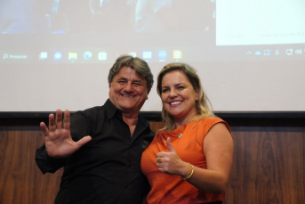 Notícia - Milena Andersen Lopes assume a presidência da Fecam