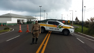 Notícia - Enxame de abelhas faz polícia fechar mirante da Serra do Rio do Rastro