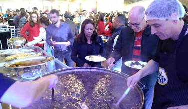 Notícia - Feijoada Mágica reúne mais de 800 pessoas em prol da Nossa Casa