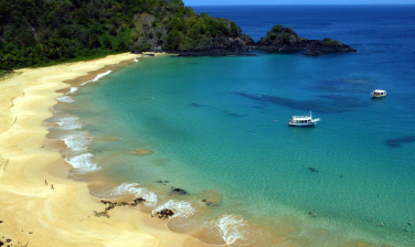 Notícia - Fernando de Noronha deixa de exigir testes de covid-19 para turistas