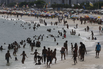 Notícia - Entenda quais são os efeitos que o calor excessivo produz em seu corpo