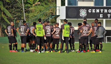 Notícia - Figueirense paga os funcionários. Jogadores devem receber até o dia 28