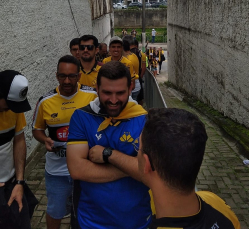 Notícia - Fila na entrada da torcida visitante no Estádio Augusto Bauer (VÍDEO)